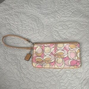 NEW No Tags Coach 2000s Pink and Cream Wristlet